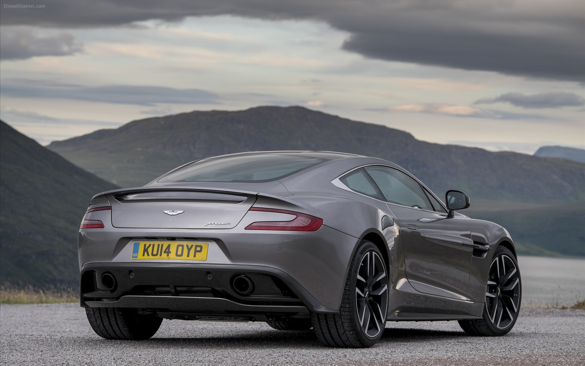 Aston Martin Vanquish 2015